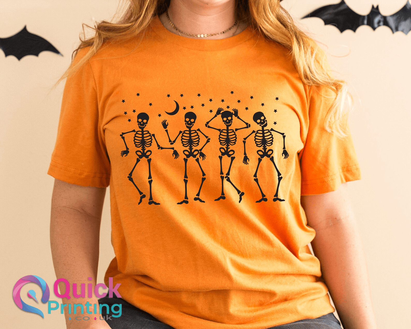 Dancing Skeleton Halloween Shirt – Spooky Vintage Skeleton Graphic Tee Funny Fall Halloween Top