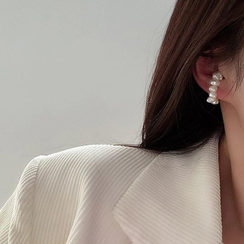 Irregular Pearl Ear Clip & Fake Piercing Cuff