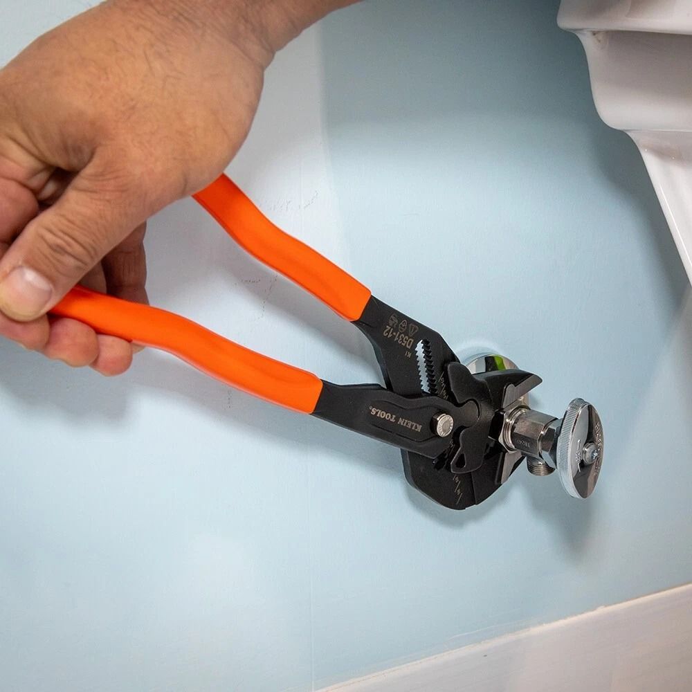 Plier Wrench with Parallel Jaws and Quick Adjust