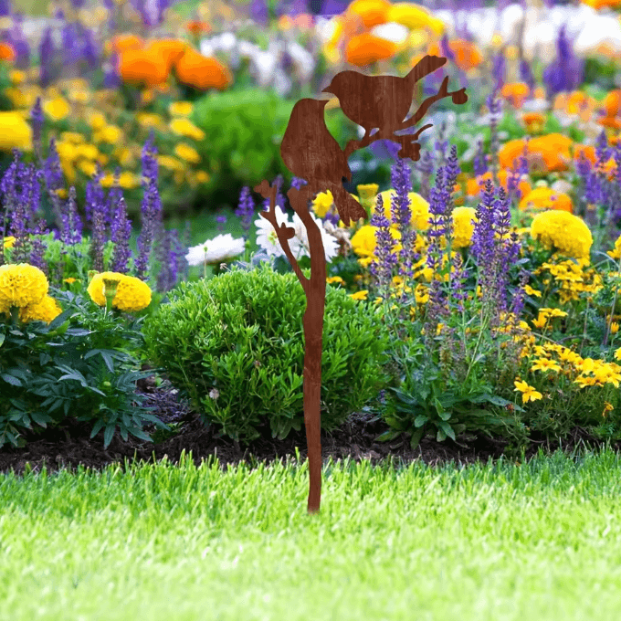 Rusty Metal Bird Garden Stake – Nature-Inspired Outdoor Yard Art for Lawn & Garden Decor