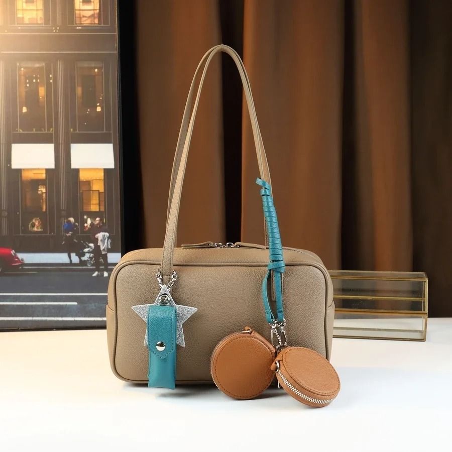 High-Capacity Boston Messenger Handbag