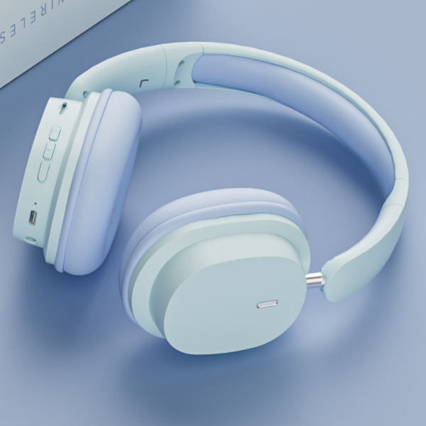 High-Quality Wireless Gaming Headset with Noise-Cancelling Bluetooth, Mic & Wired Earphone Option