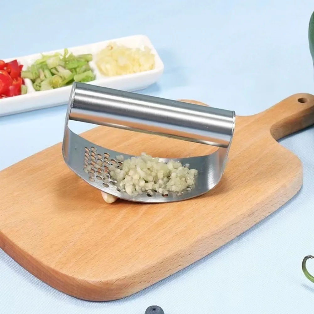 Manual Stainless Steel Garlic Mincer - Effortless Garlic Press for Kitchen Use