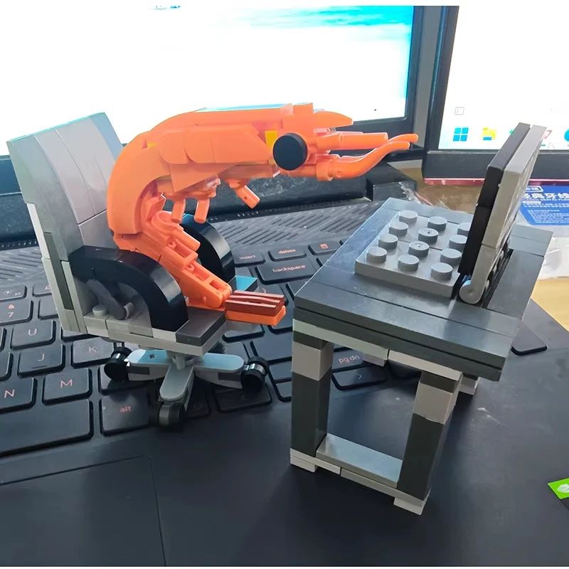 Working Shrimp Mini Building Block Kit (155 Pieces) – Funny Office Desk Toy Ornament DIY Model