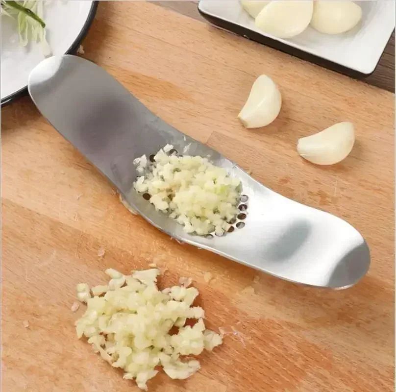 Stainless Steel Garlic Press Crusher – Manual Garlic Mincer for Cooking, Fruit & Vegetable Chopping