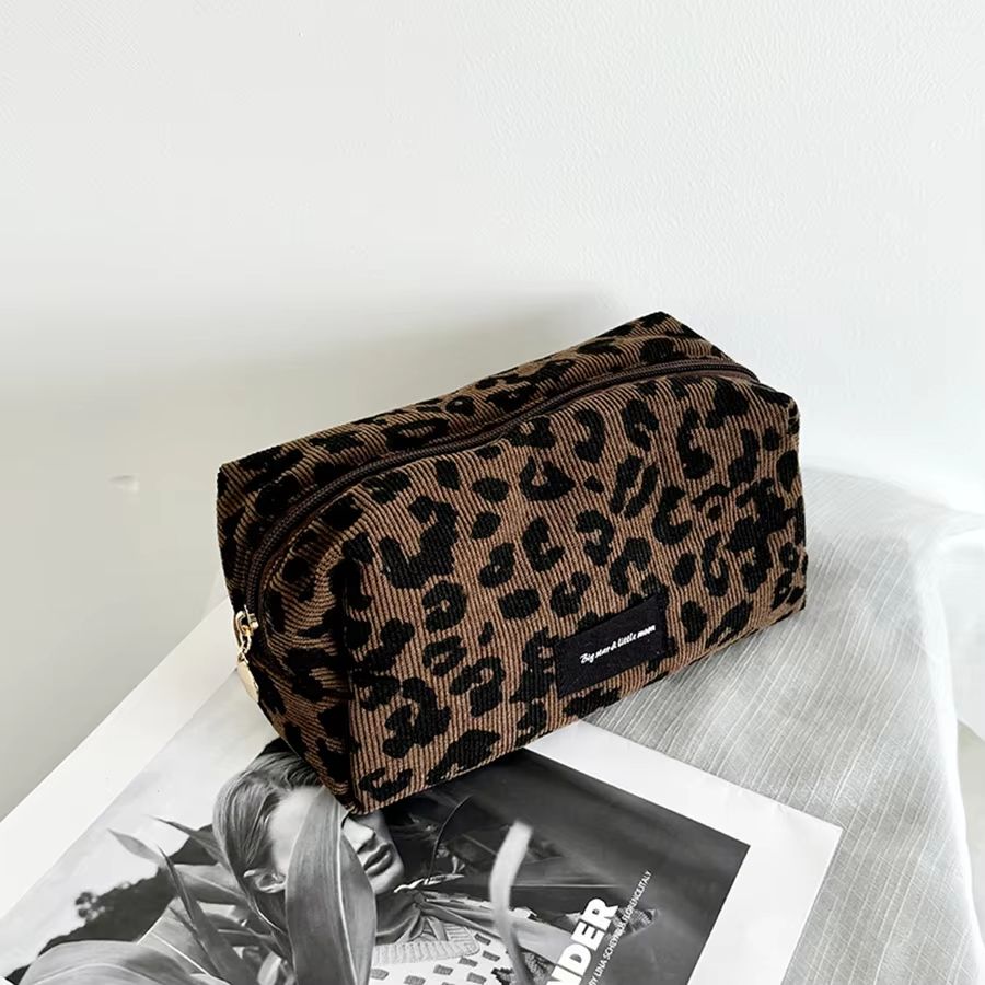 Unique Leopard Print Makeup Bag – Large Capacity Cosmetic Organizer and Lipstick Storage Pouch