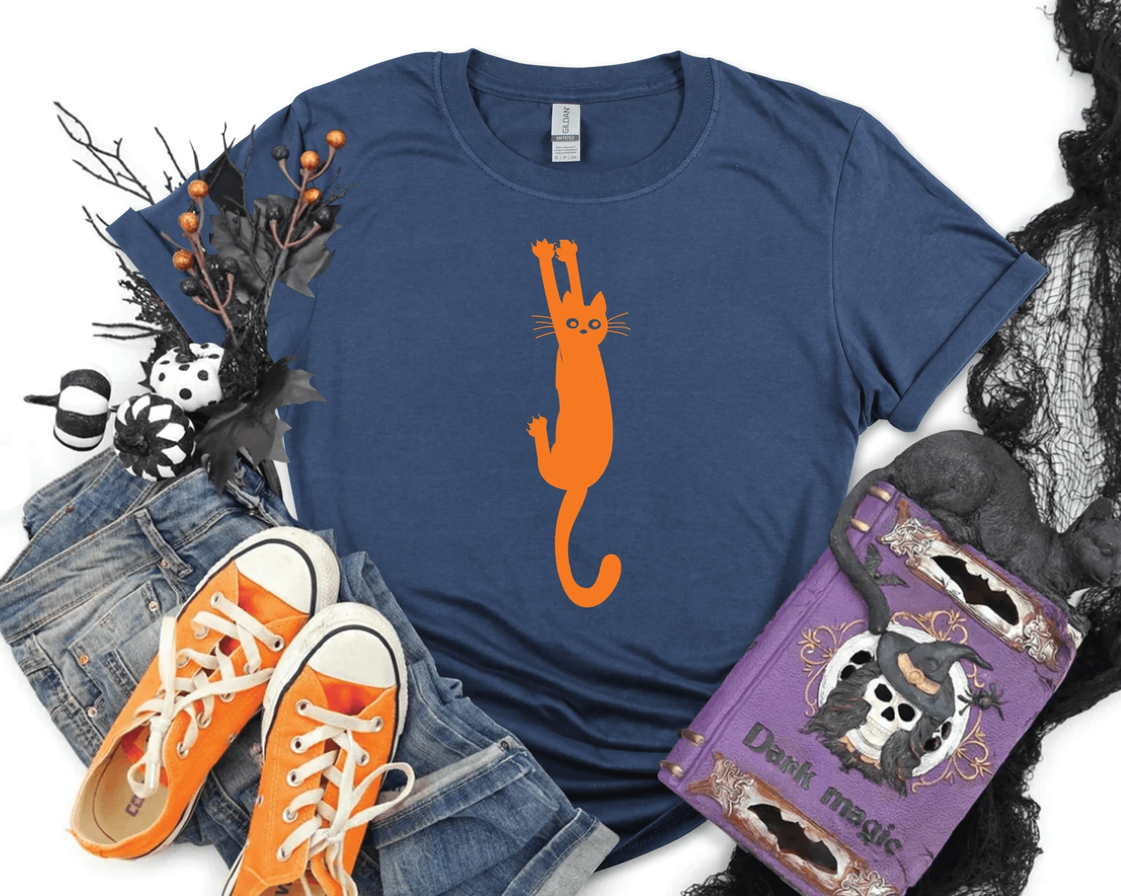 Black Cat Halloween Shirt – Funny Spooky Cat Graphic Tee Cute Halloween Costume Top