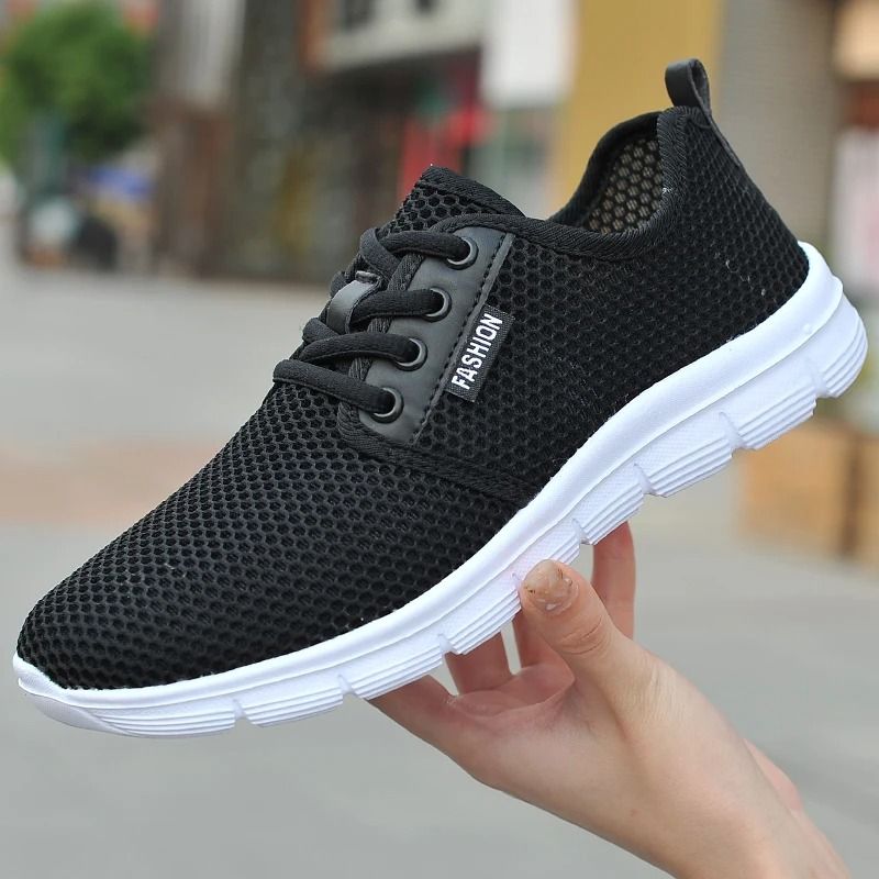 Summer Sneakers Lightweight Breathable Running Shoes for Men and Women Outdoor Beach Sports Plus Size