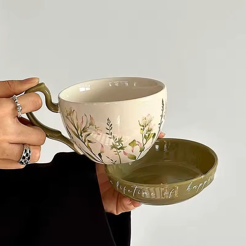 Large Ceramic Breakfast Mug with Lid and Saucer, Retro Style