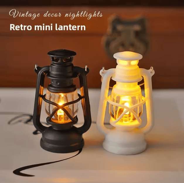 Mini LED Pony Lantern – Retro Dollhouse Light & Miniature Oil Lamp Decor