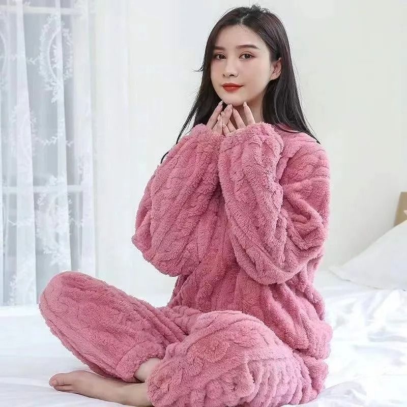 Womens Thickened Flannel Pajama Set with Long Sleeves