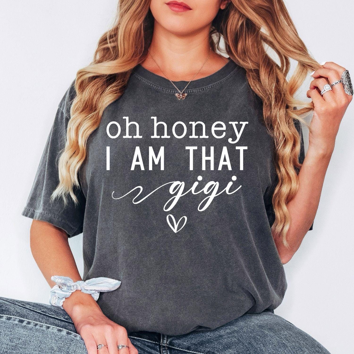 Oh Honey I Am That Mom Shirt Funny Mom Graphic Tee Cute Casual Mom T-Shirt