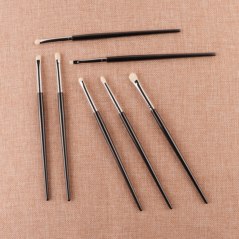 Professional White Pony Hair Eyeshadow Makeup Brush for Smudge, Precision Crease, Detail, Bevel Eye Shadow, Liner