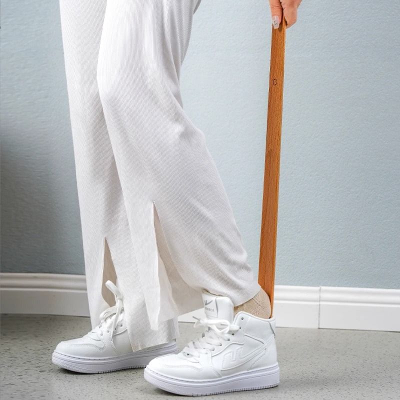 Premium 55CM Magnetic Wooden Shoehorn with Long Handle – Easy Shoe Wear Support