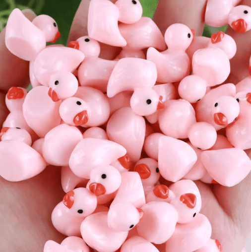 Mini Resin Duck Figurines Set – Tiny Duck Charms for Fairy Garden & DIY Decor (20/50/100pcs)