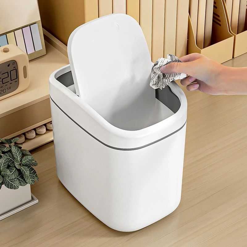 Compact Desktop Trash Can With Shake Cover