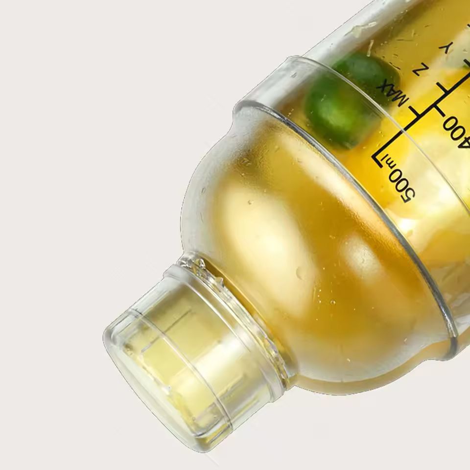 Barista-Style Drink Mixer - Premium Plastic Cocktail Shaker with Measuring Scales (350–1000 ml)
