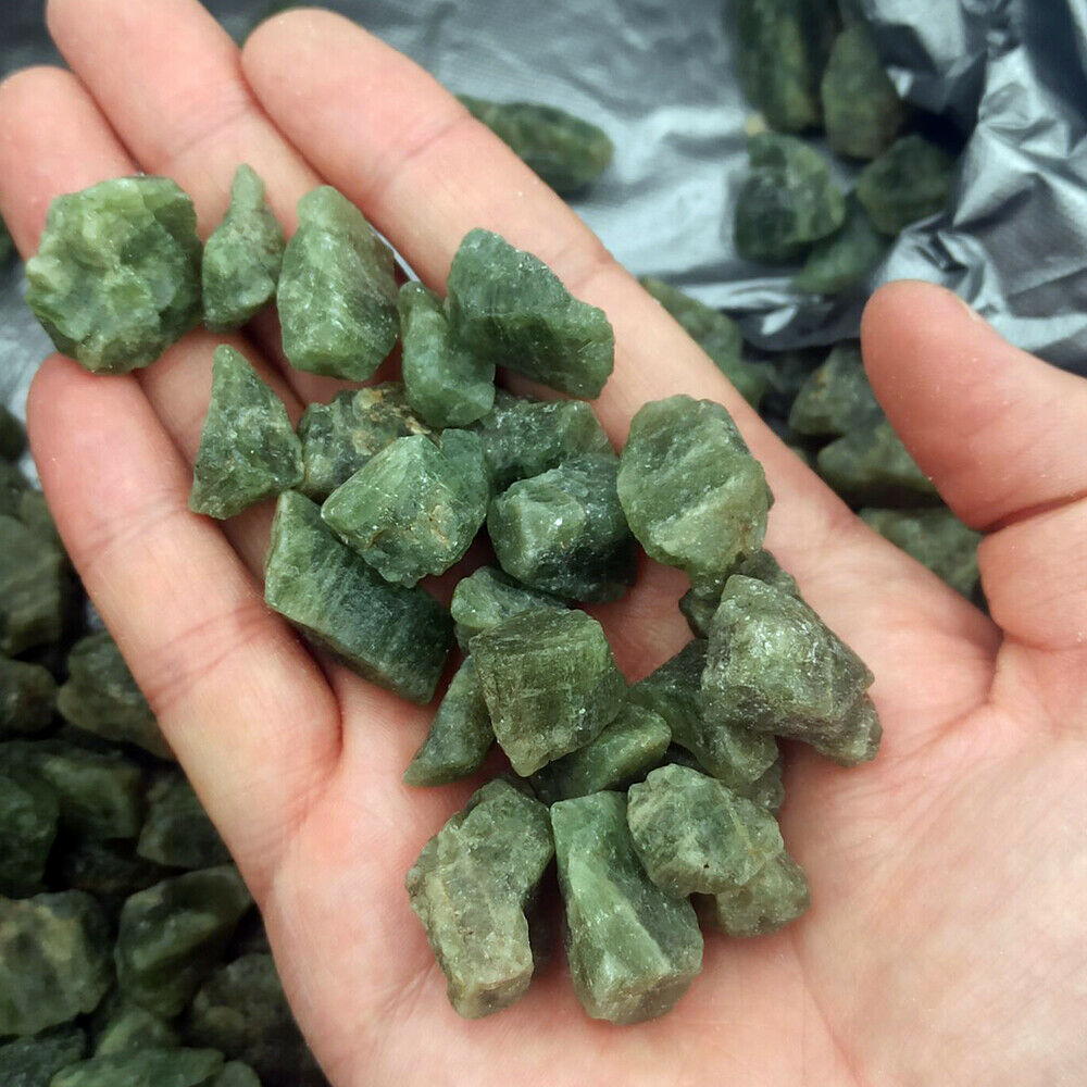 Green Apatite Raw Stone Quartz Crystal for Reiki Healing, Natural Mineral Specimen, Home Garden Decoration Gift