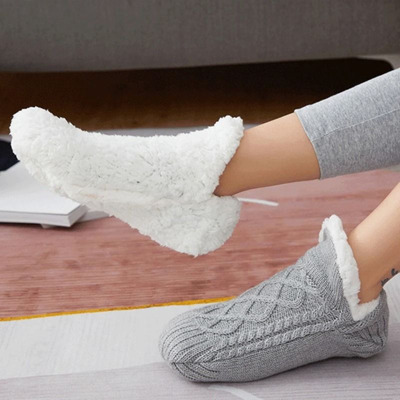 Mens Plush Thermal Slipper Socks with Non-Slip Grips