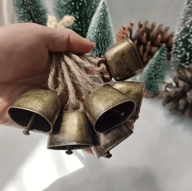 Rustic Cow & Sheep Jingle Bells Set – Vintage Twine Hanging Christmas Decor (10/20PCS)