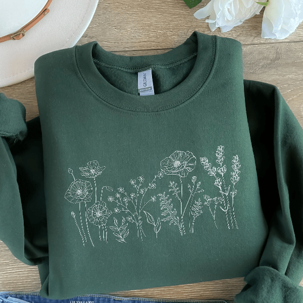Wildflower Botanical Sweatshirt for Women Nature Lover Plant Crewneck Floral Gift Pullover