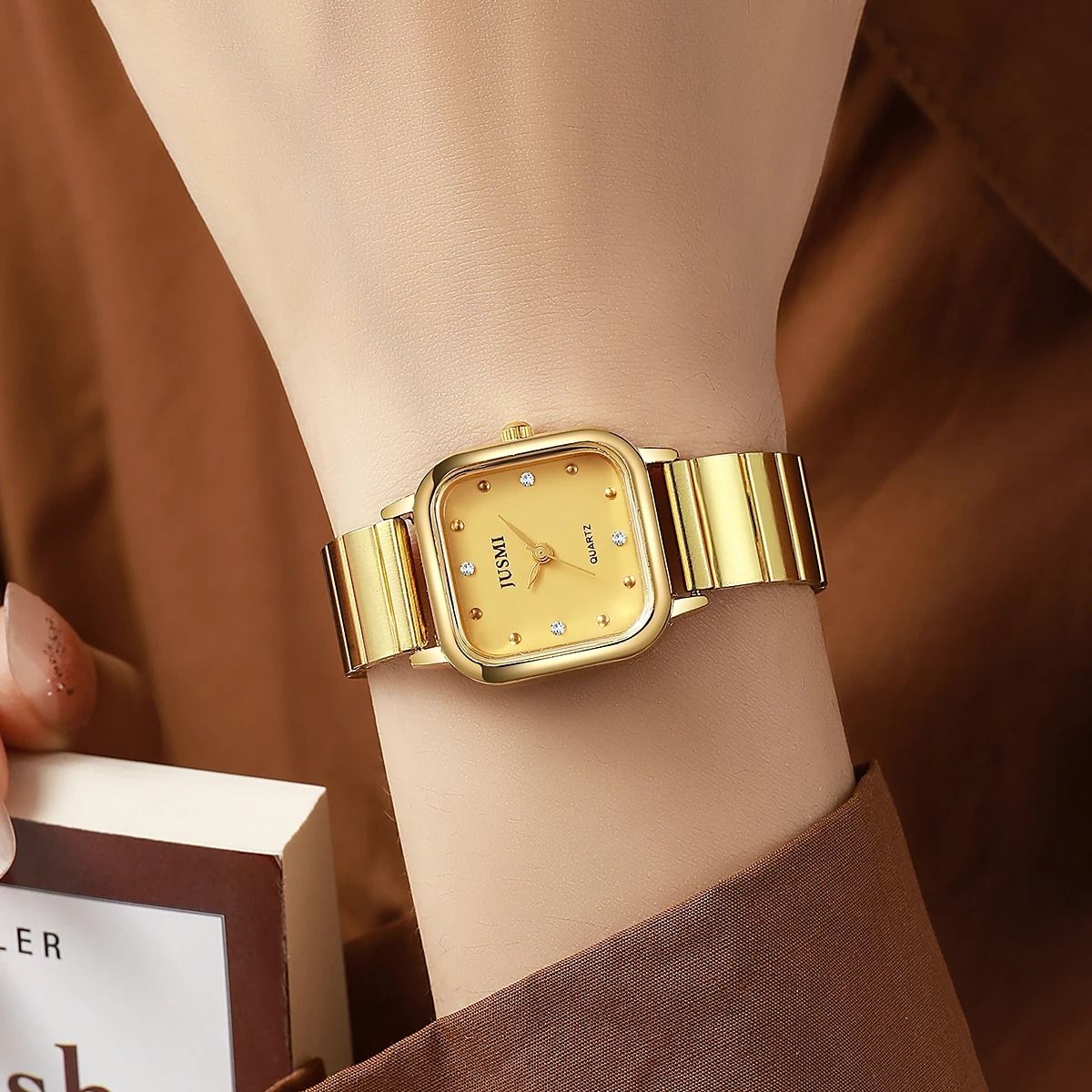 Elegant Minimalist Quartz Watch – Timeless Alloy Wristwatch for Women, Perfect for Holiday Gifting