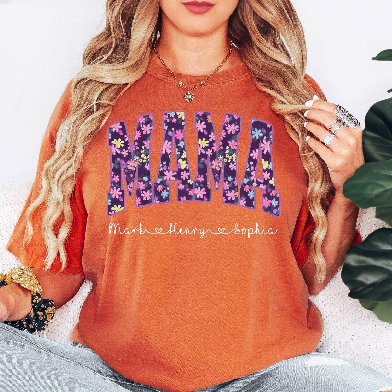 Personalized Mama Floral Print Shirt Custom Mom Name Graphic Tee Cute Everyday T-Shirt