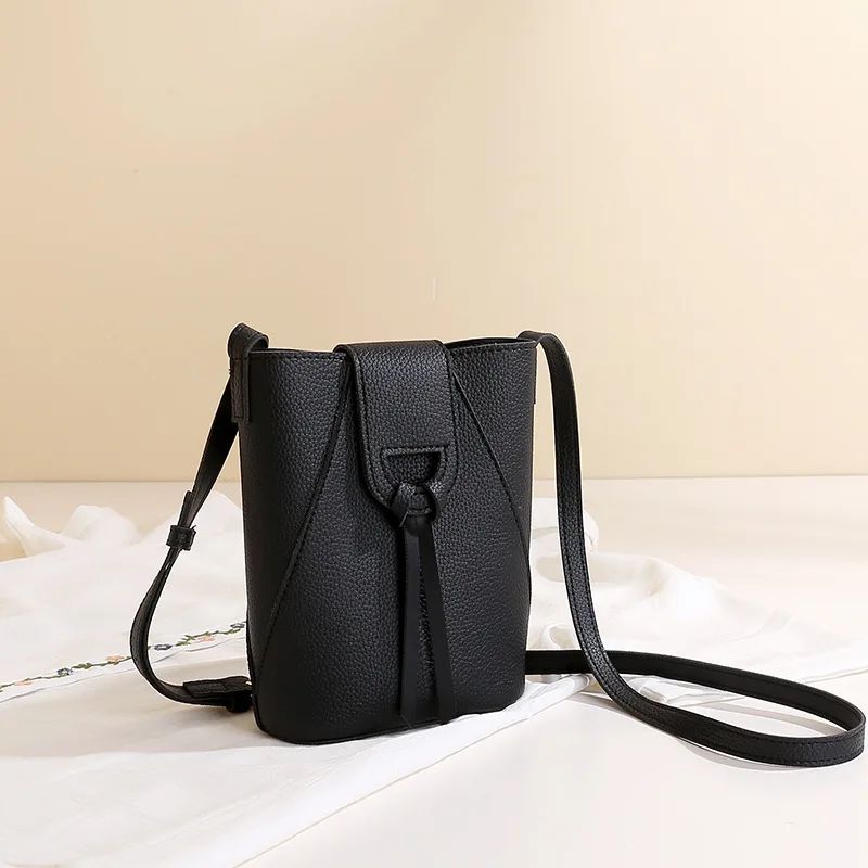 Everyday Chic Womens PU Leather Shoulder & Large Capacity Crossbody Bag – Stylish Womens Handbag Purse