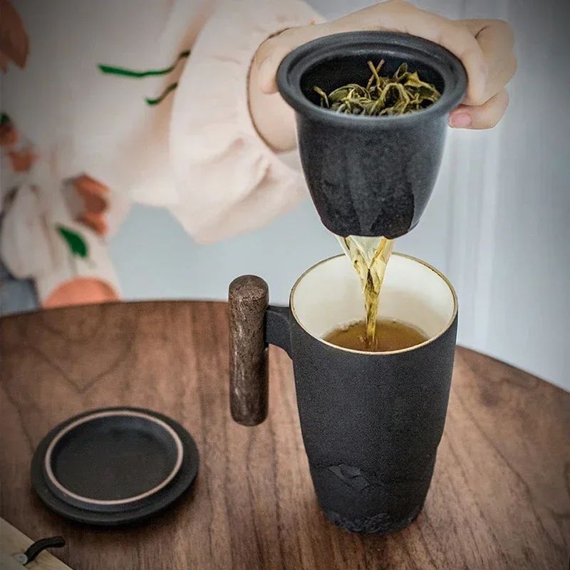 Retro Ceramic Mug with Wooden Handle and Lid