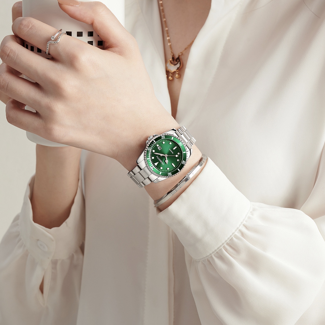 Elegant Business Classic Date Quartz Watch for Ladies with Stainless Steel Strap