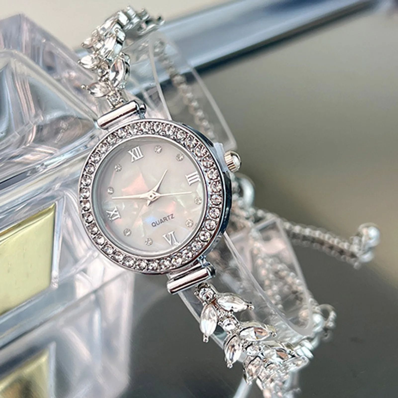 Women's Diamond Inlaid Quartz Crystal Wristwatch