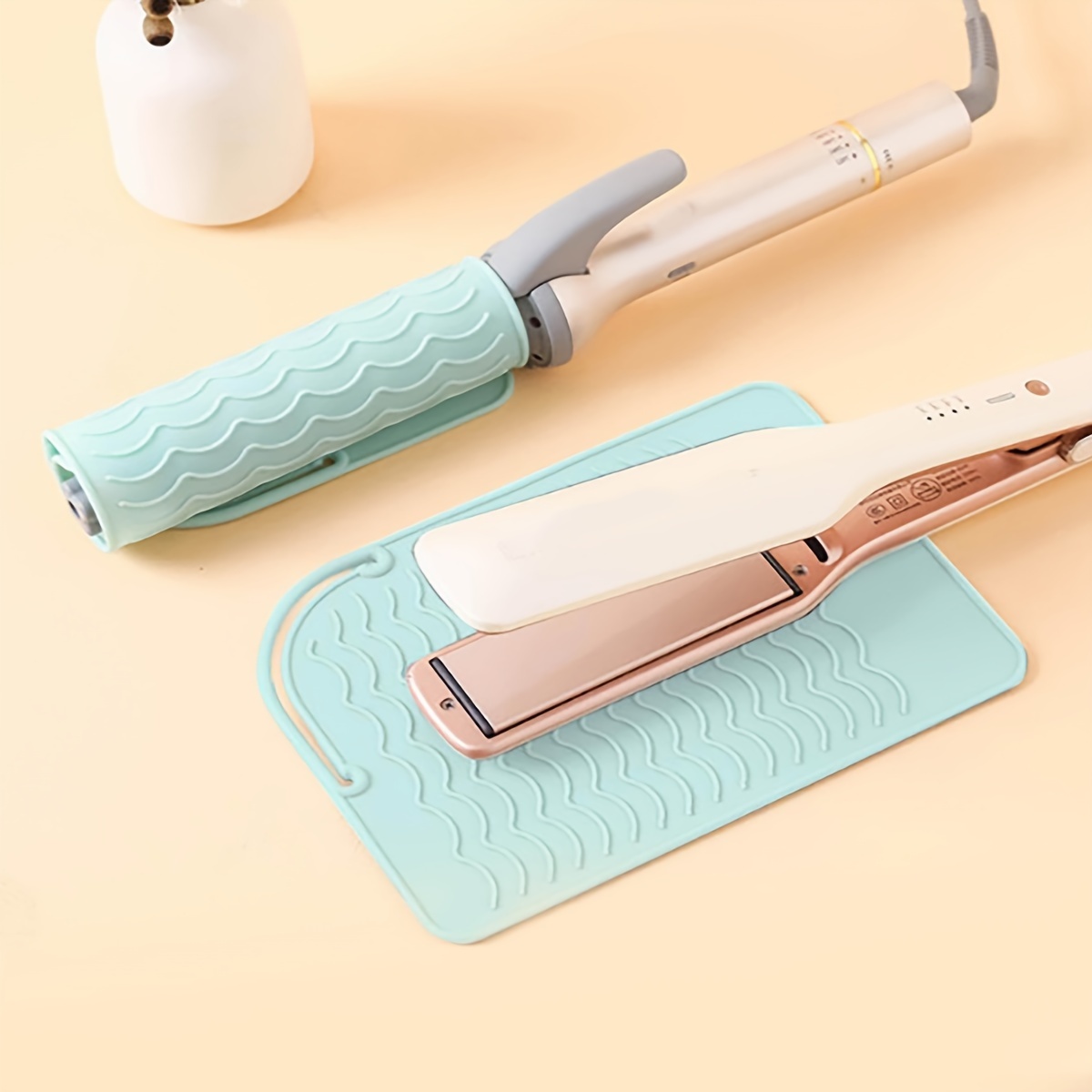 Portable Styling Heat Mat, Heat Resistant Mat for Hair Styling Tools, Pad for Curling Irons and Straighteners