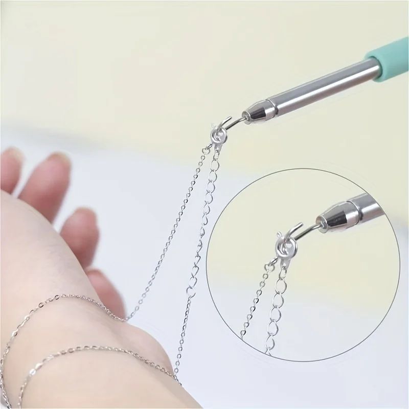 EasyGrip Bracelet Helper Tool – One-Hand Jewelry Clasp Fastening Aid