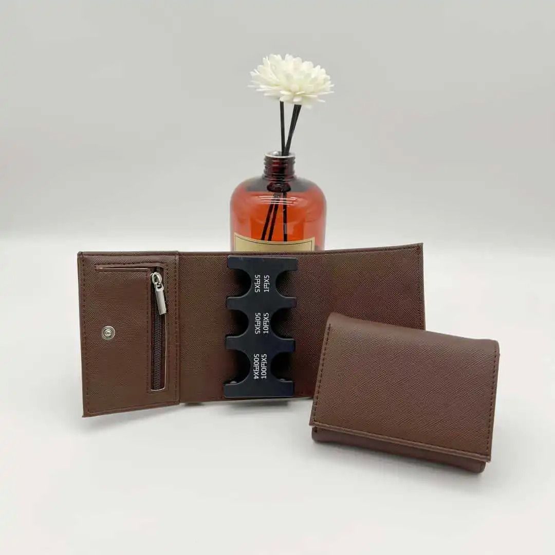 Portable Coin Clip Wallet Tri Fold Card Case with Loss Prevention Design