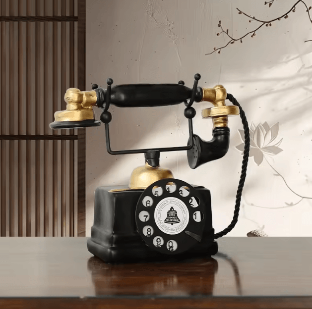 Vintage Retro Telephone Resin Ornament – Classic retro telephone decor for Timeless Living Room Style