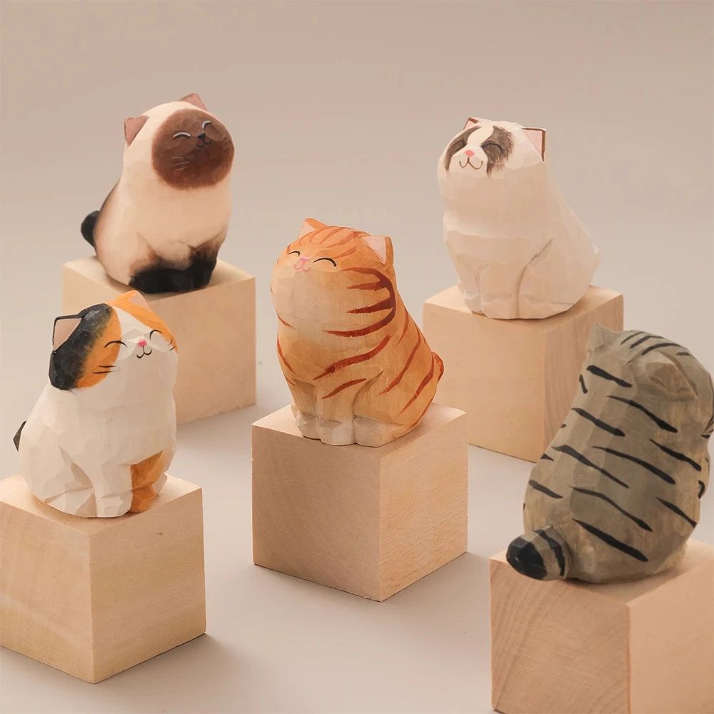 Handcrafted Wooden Cat Figurine – Cute Kitten Desk Decor & Animal Car Ornament