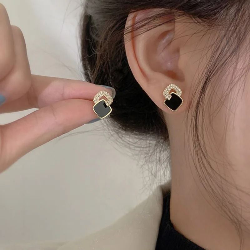 Black Zircon Square Stud Earrings – Shiny Geometric Statement Jewelry for Women