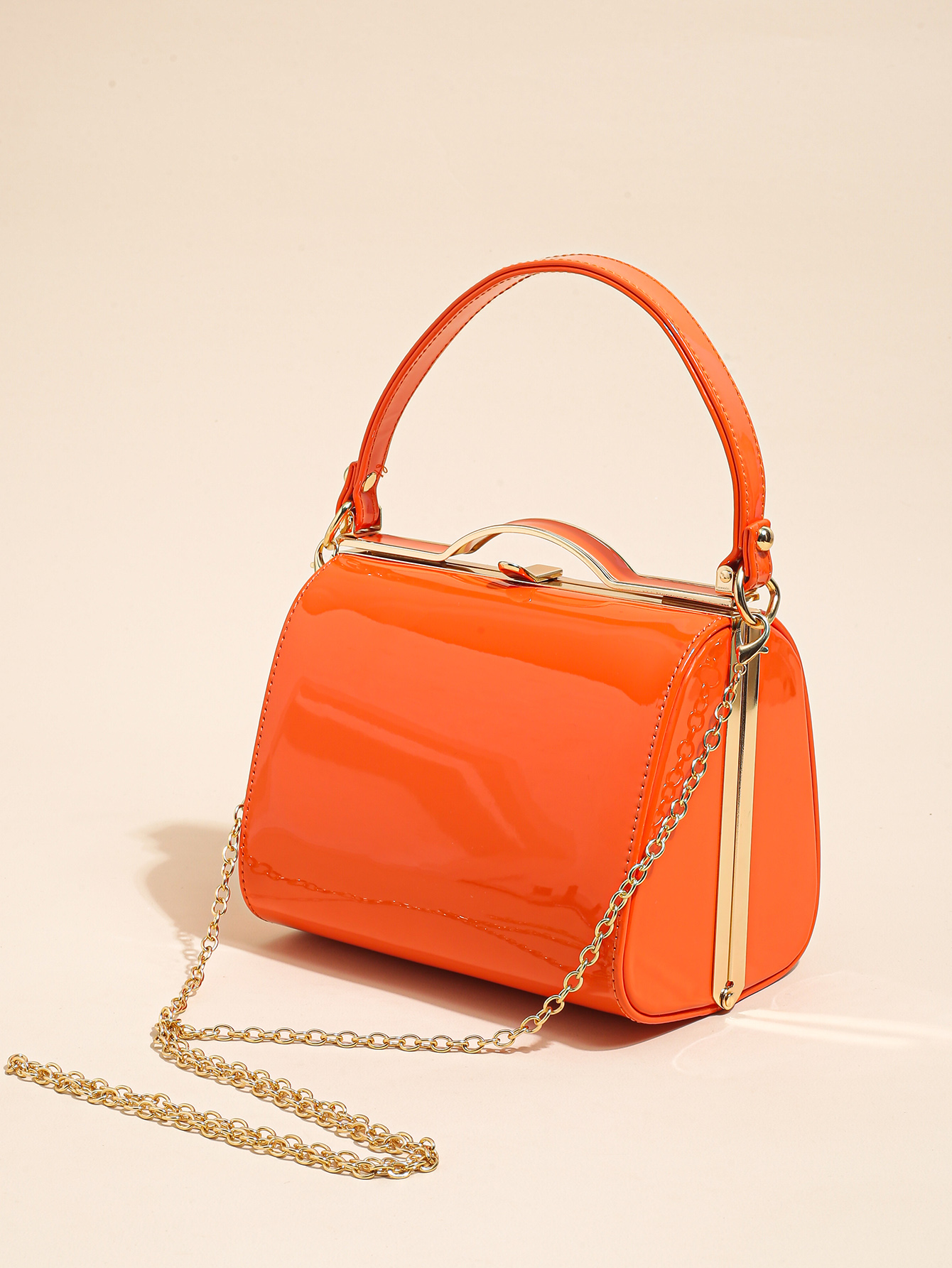 Elegant Pearlescent Leather Handheld Dinner Bag with Hard Shell Clip