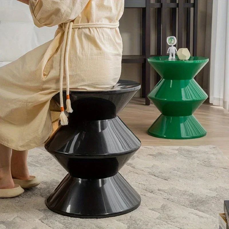 Modern Plastic Side End Table - Durable Small Coffee Table Nightstand for Living Room Sofa Hallway Balcony & Bedroom