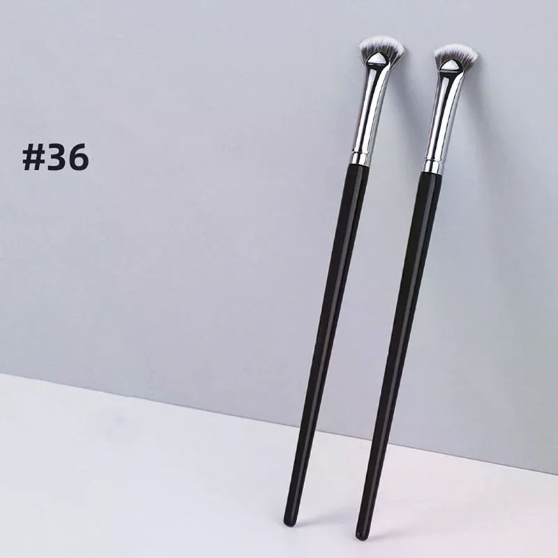 Professional Fan-Shaped Eyelash Brush No Shedding Mascara & Highlighter Smudge Tool