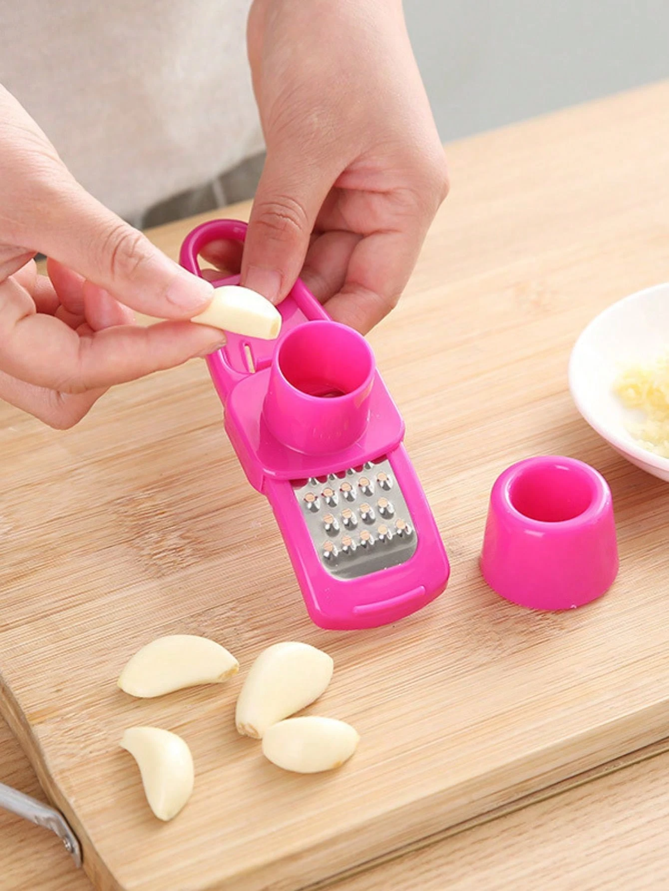 Creative Mini Garlic Grinder Kitchen Garlic Mash Manual Garlic Press Green Kitchen Tool