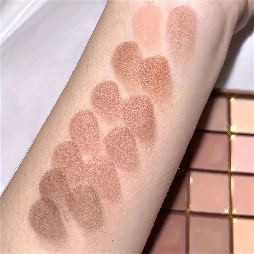 Earth Luxe 25 Color Neutral Eyeshadow Palette in Brown and Gray Tones