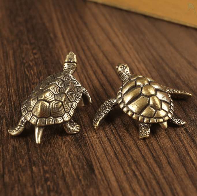 Vintage Copper Turtle Figurine – Feng Shui Brass Tortoise Ornament for Desk, Tea Pet & Home Decor