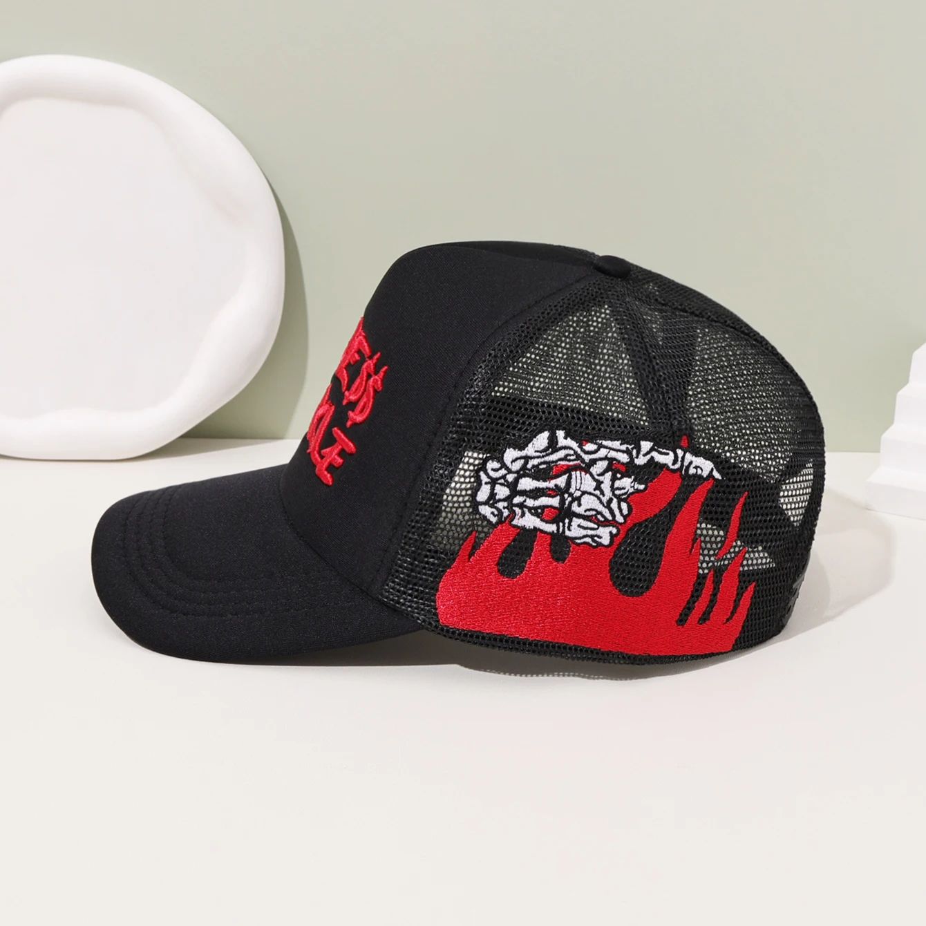 Fashion Mesh Breathable Embroidered Baseball Cap