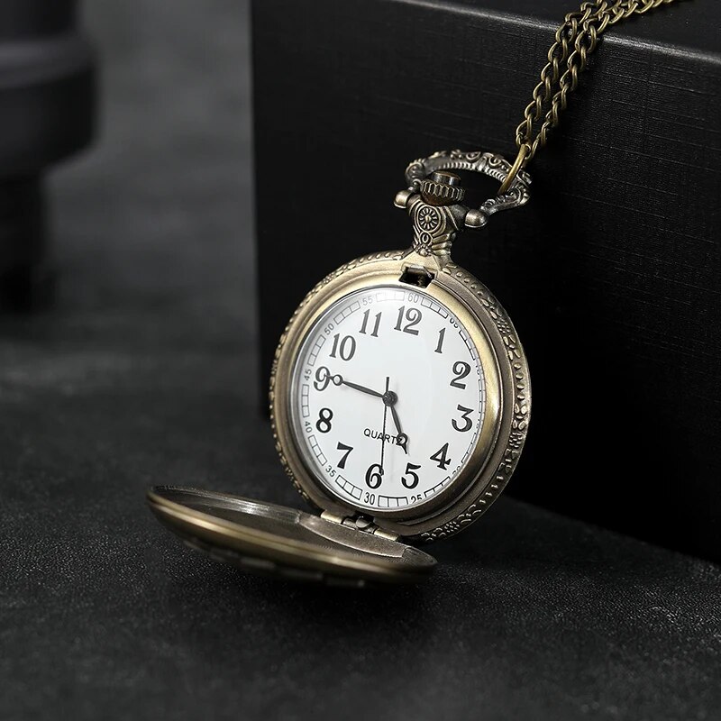 Vintage Playing Card Pocket Watch Necklace Luxury Quartz Pendant for Men Women