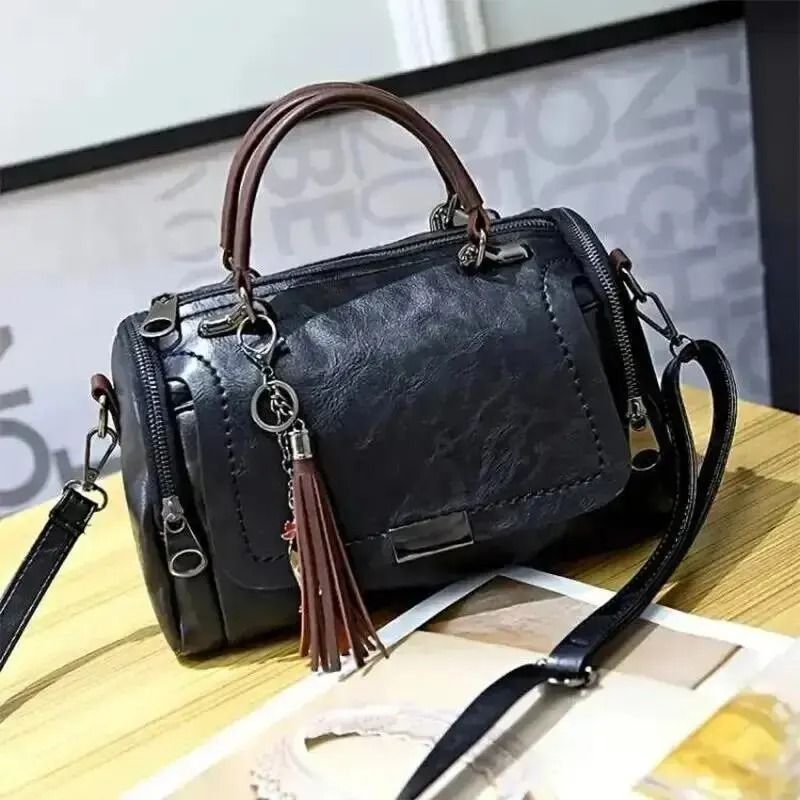 Elegant Tassel Shoulder Handbag with Large Capacity