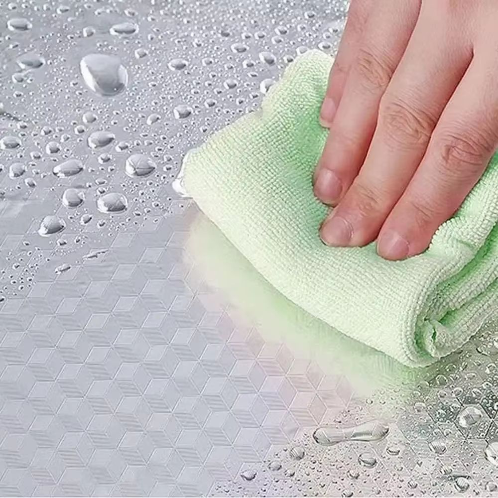 Stove Splash Guard Aluminum Foil Backsplash Roll, Self-Adhesive Oil-Resistant Kitchen Wallpaper
