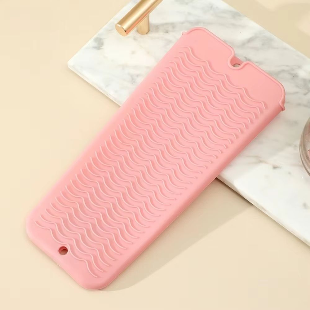Heat Resistant Silicone Hair Styling Mat and Travel Pouch