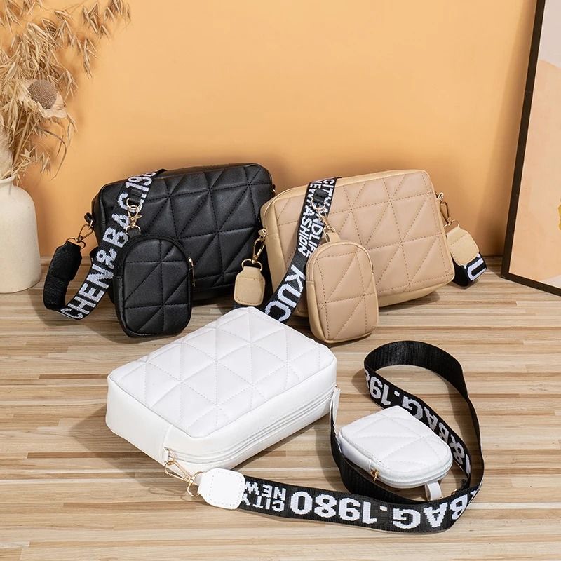 Fashionable Diamond-Patterned Mobile Phone Bag Two-Piece Set