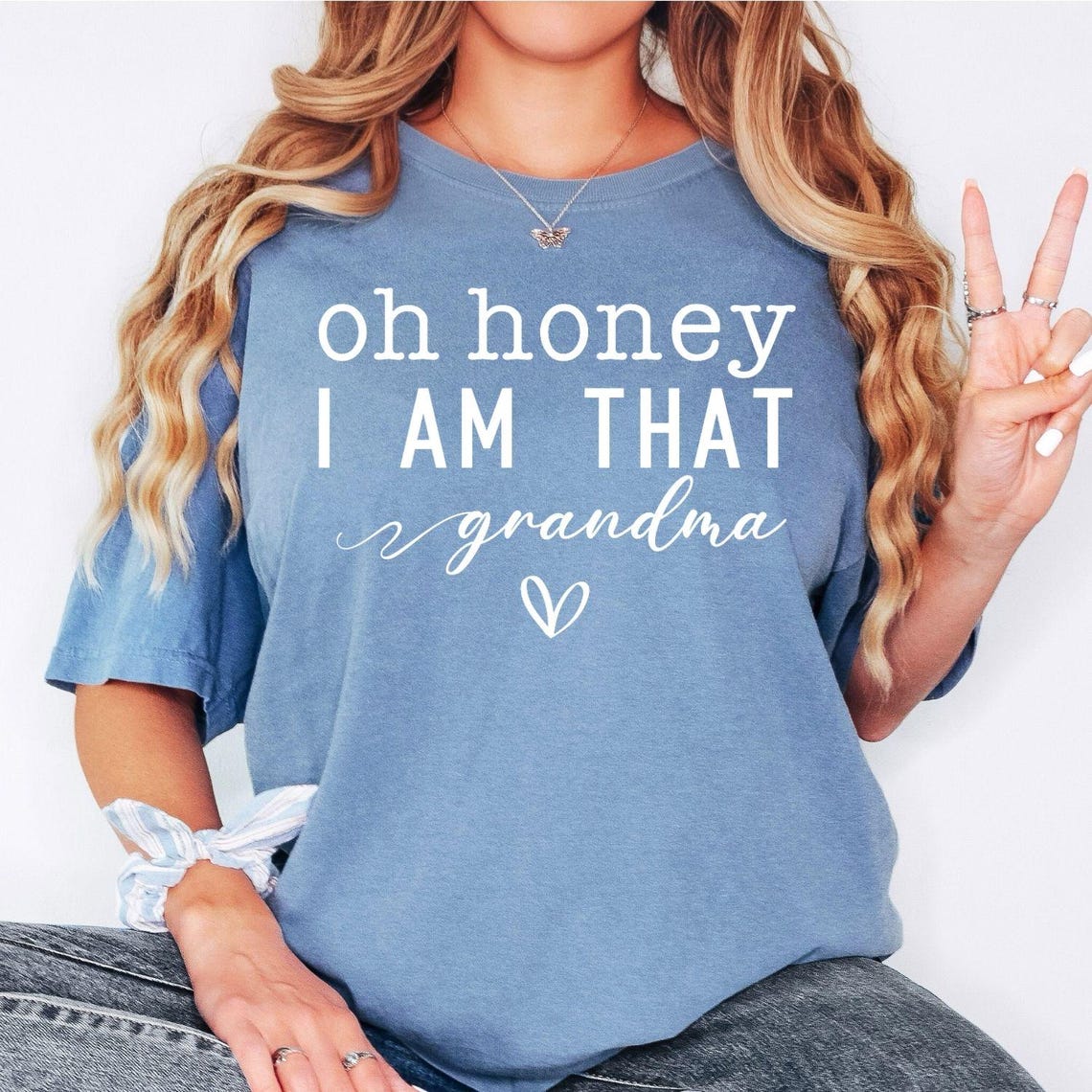 Oh Honey I Am That Mom Shirt Funny Mom Graphic Tee Cute Casual Mom T-Shirt